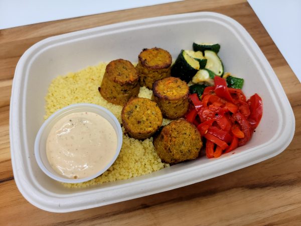 Spicy carrot raisin falafels